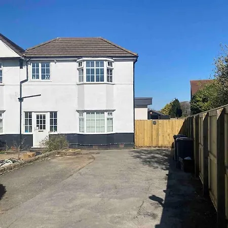 Apartment Stylish Near The Centre Of