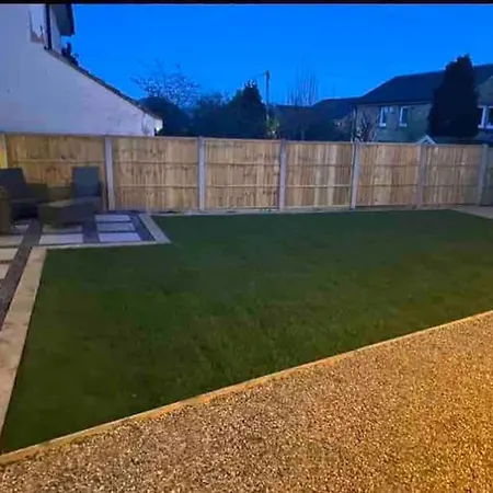 Stylish Near The Centre Of アパート