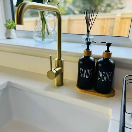 Apartment Stylish Near The Centre Of *