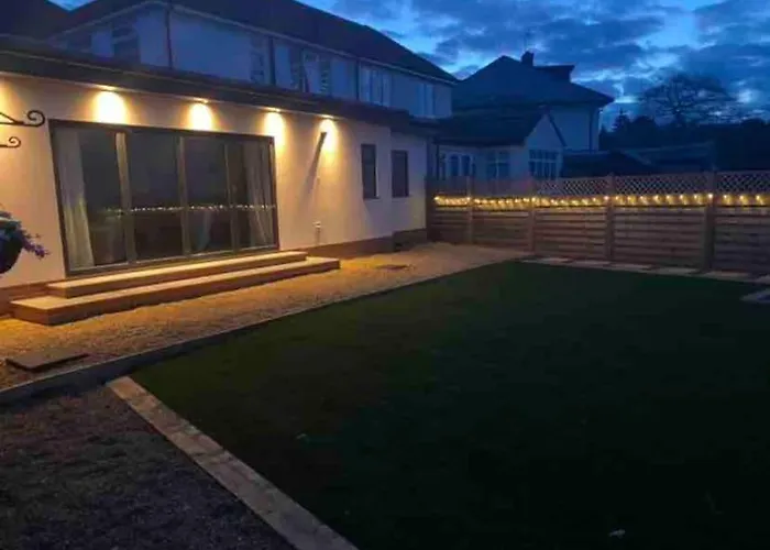 Lägenhet Stylish Near The Centre Of