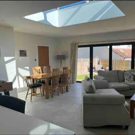 Stylish Near The Centre Of Apartment