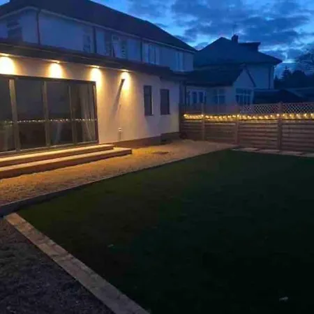 Apartment Stylish Near The Centre Of