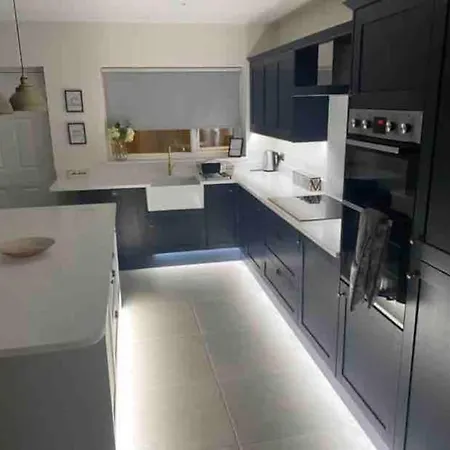 Stylish Near The Centre Of Apartment *