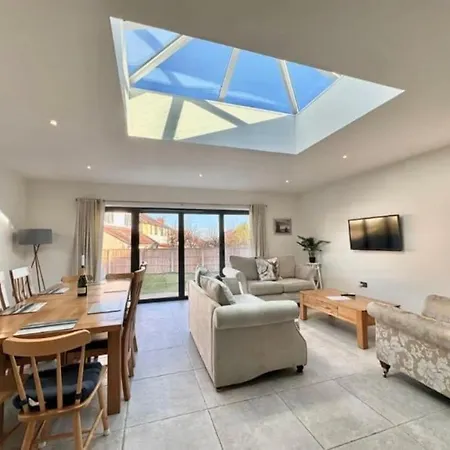 Apartment Stylish Near The Centre Of